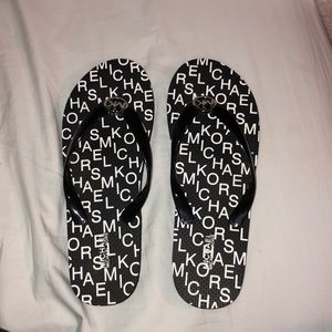 michael kors flip flops